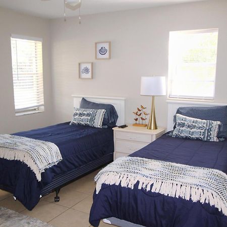 Naples Park Oasis - Cozy Two Bedroom Apartment Buitenkant foto
