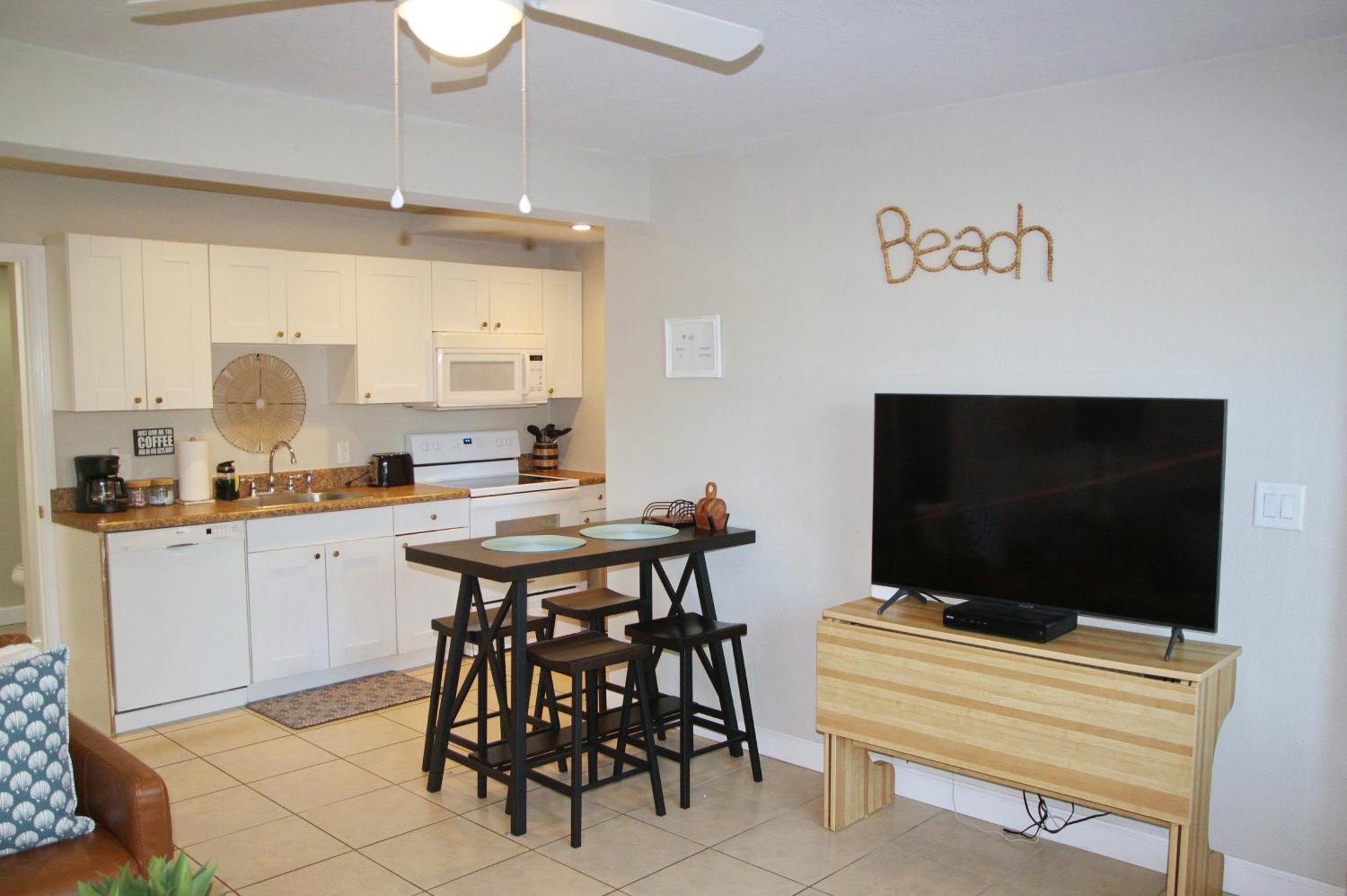 Naples Park Oasis - Cozy Two Bedroom Apartment Buitenkant foto