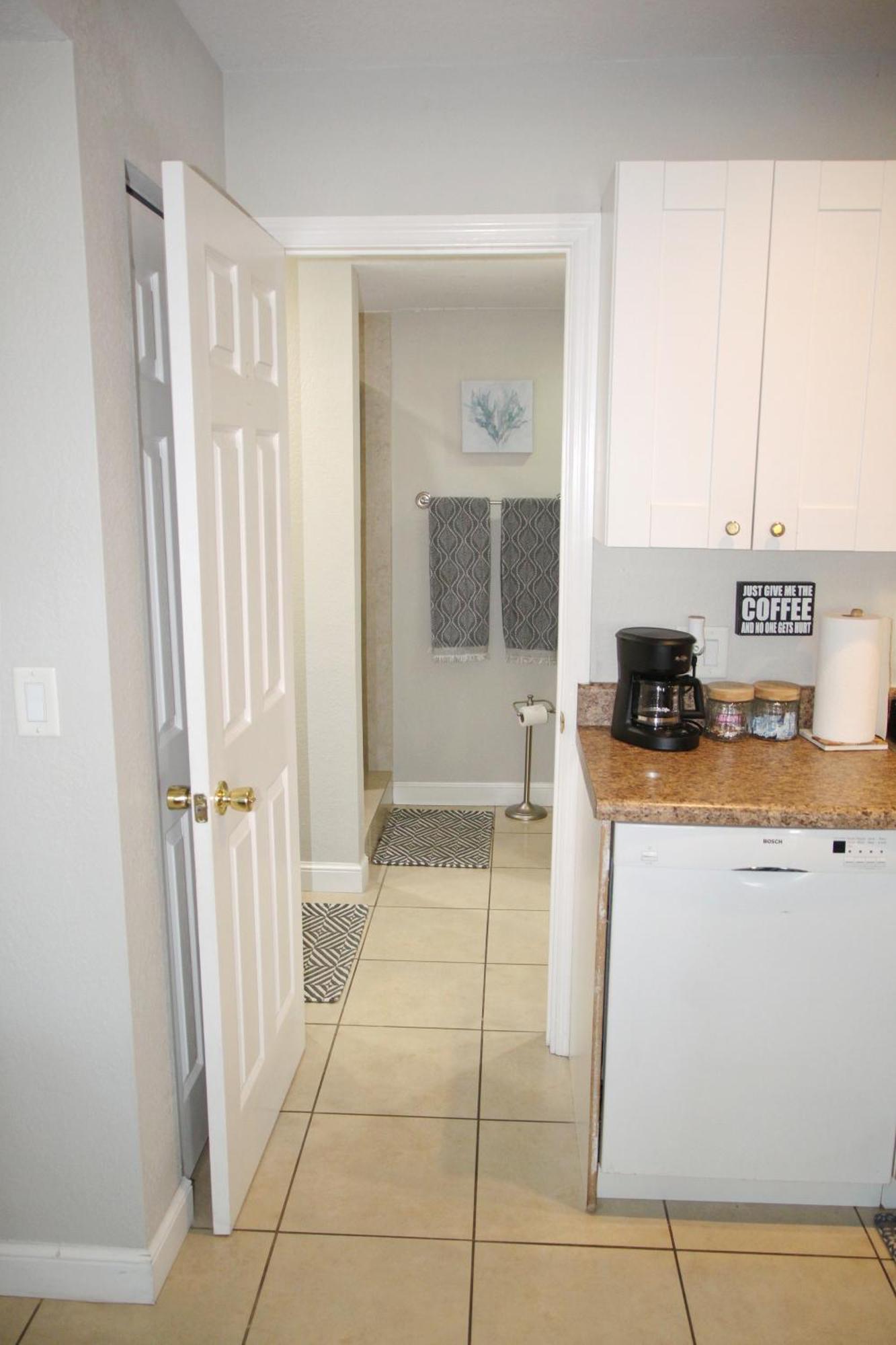 Naples Park Oasis - Cozy Two Bedroom Apartment Buitenkant foto